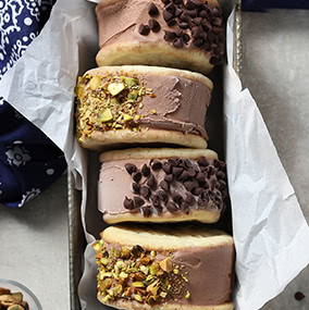 Chocolate
Ice Cream Sandwiches