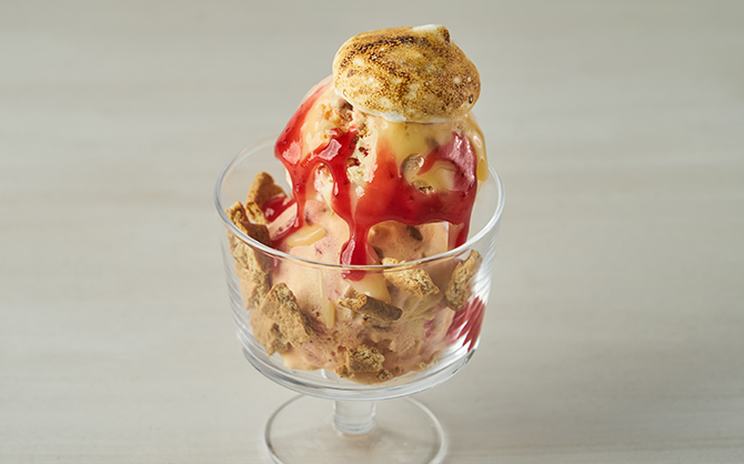 Strawberry Cheesecake S'mores Sundae
